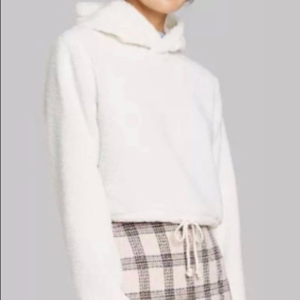 WILD FABLE-Fluffy sweatshirt-large
